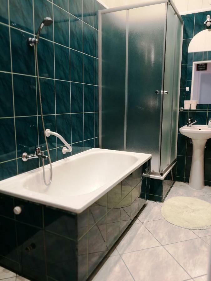 Apartament Jasminowy Daire Kudowa-Zdroj Dış mekan fotoğraf